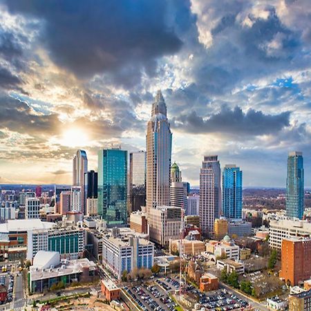 Minutes Away From Downtown Area Apartment Charlotte Exterior foto